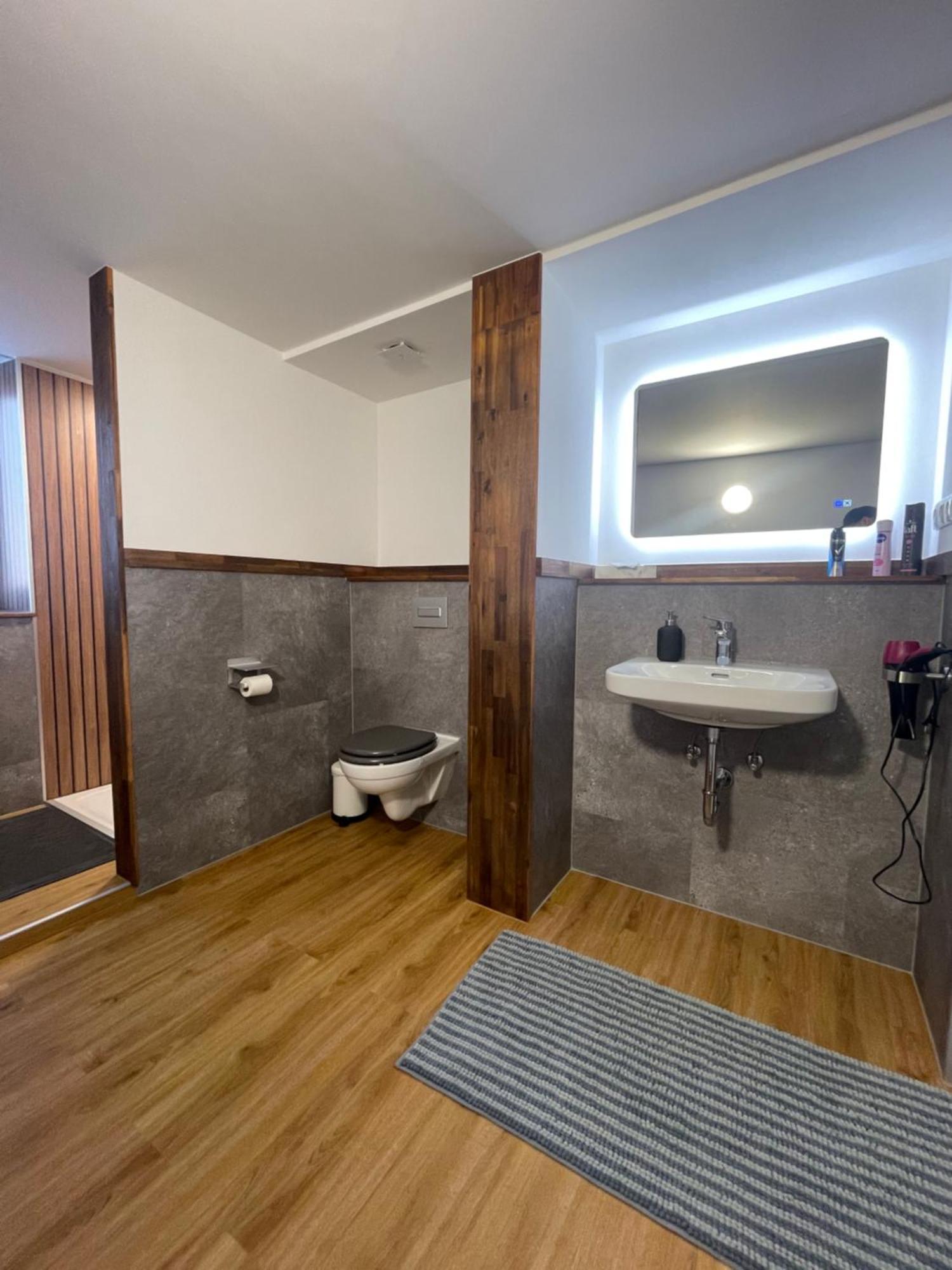 Exklusive Zimmer Mit Geteiltem Bad Und Kueche Kg Stadtilm Exteriör bild